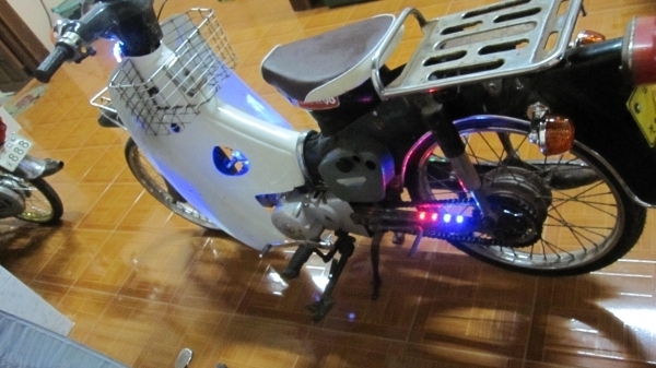 ด่วนๆๆจะเลิกเล่นแล้วครับไม่มีเวลาขี่ครับขายออกครับลดๆๆๆเหลือ15500บาท ขายชี50เดิมๆวางเครื่องPlatinum 125 สตาร์มมือครับเครื่องใหม่แกะกล่องหายห่วง no-book ออกใบซื้อขายให้ครับ รถสภาพเต็มร้อยสีเดิมๆครับยางหน้าหลังนอกในใหม่หมดครับโซ่สเตอร์แบตเตอรี่ใหม่หมดคับสวย