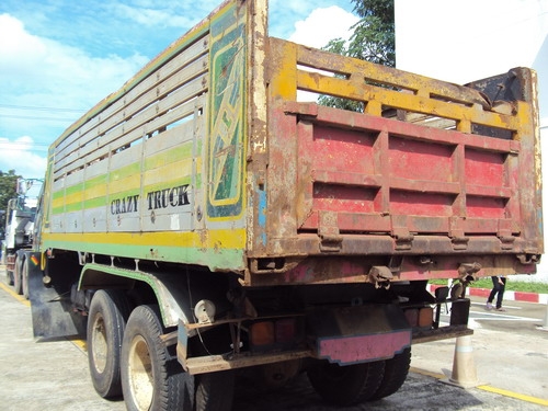 ขายกระบะดั้มปิเนียมพร้อมอุปกรณ์ ติดอยู่รถHINO สิงห์ไฮเทค