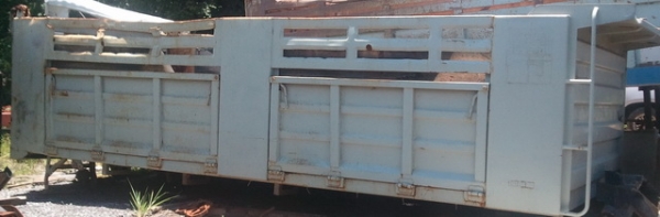 กระบะดัมพ์สามมิตร +คัตซีเทียมพร้อมดัมพ์