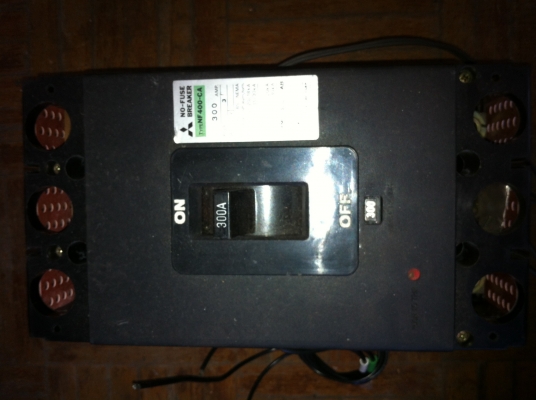 ขายเบรคเกอร์300Aของใหม่