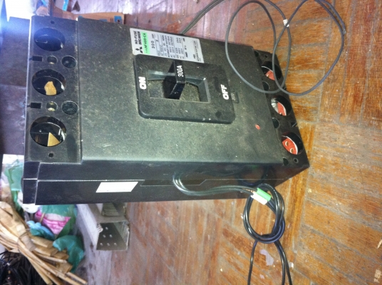 ขายเบรคเกอร์300Aของใหม่