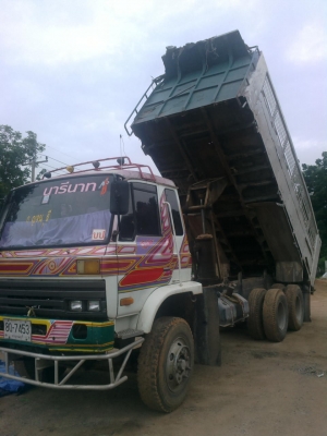 ต้องการขายรถNISSAN UD SD10Mเครื่องSD6สองเพลาดั้มราคา580000