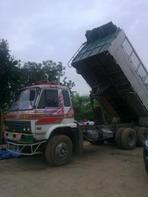 ต้องการขายรถNISSAN UD SD10Mเครื่องSD6สองเพลาดั้มราคา580000