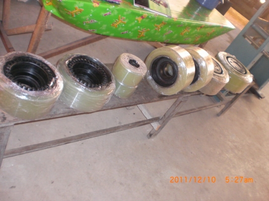 รับหล่อล้อไฟฟ้ายื่นขับ โพรียูลิเทน