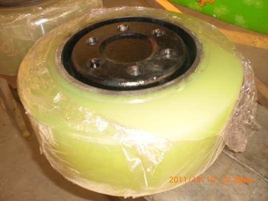 รับหล่อล้อไฟฟ้ายื่นขับ โพรียูลิเทน