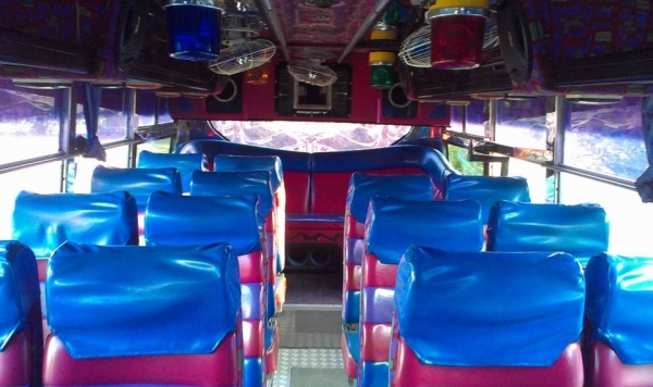 ขายรถบัสชั้นครึ่ง 12  เมตร  คัสซี nissan  เครื่องกลาง เครื่อง pf 330 ฝาดำ สูง 3.80 ชั้นครึ่ง ทรงมังกรเชิดชัย เบาะตัวหนอน คานหน้าคานท้าย nissan zm  เบรคแห้ง  ราคา 900,000 ต่อรองได้   ล้อแม๊ก 6 เส้น ยางเรเดียล 6 เส้น    โทรมาเลยครับ เจ้าของใจดี ไม่มีนายหน้า