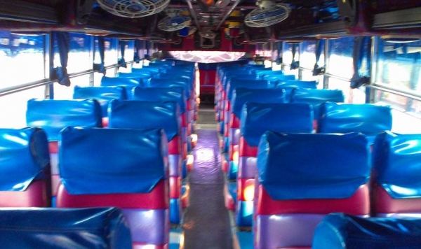 ขายรถบัสชั้นครึ่ง 12  เมตร  คัสซี nissan  เครื่องกลาง เครื่อง pf 330 ฝาดำ สูง 3.80 ชั้นครึ่ง ทรงมังกรเชิดชัย เบาะตัวหนอน คานหน้าคานท้าย nissan zm  เบรคแห้ง  ราคา 900,000 ต่อรองได้   ล้อแม๊ก 6 เส้น ยางเรเดียล 6 เส้น    โทรมาเลยครับ เจ้าของใจดี ไม่มีนายหน้า