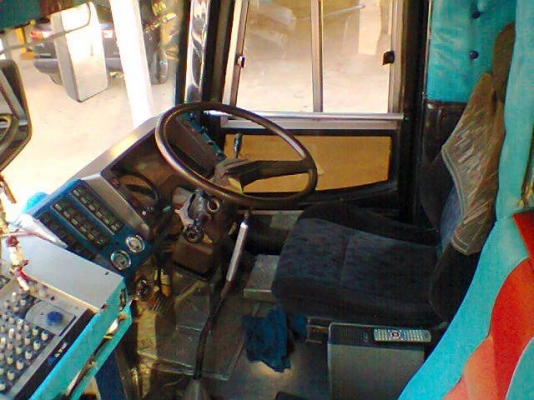 ขายด่วน รถบัสพัดลมชั้นครึ่ง ขายด่วน รถบัสพัดลมชั้นครึ่ง