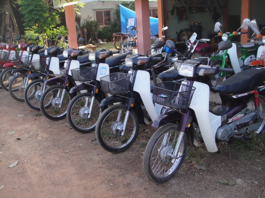 ขายฮอนด้าดรีม คุรุสภาสีำน้ำตาล , สีดำ 13,000  สภาพสวยพร้อมใช้งาน (ทะเบียนพร้อมชุดโอน )