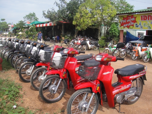 ขายฮอนด้าดรีม คุรุสภาสีำน้ำตาล , สีดำ 13,000  สภาพสวยพร้อมใช้งาน (ทะเบียนพร้อมชุดโอน )