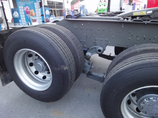 ไซโนทรัค 380 แรง รถน้ำมัน เพลาหลังยก พร้อมส่งมอบ ไซโนทรัค 380 แรง รถน้ำมัน เพลาหลังยก พร้อมส่งมอบ