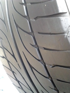 ขายยาง205/55/16 ปี 10 DUNLOP SP LM 703 1 ชุด ราคา : 2,400.00 บาท