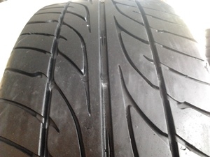 ขายยาง205/55/16 ปี 10 DUNLOP SP LM 703 1 ชุด ราคา : 2,400.00 บาท