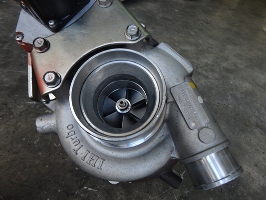 ขายเทอร์โบ IHI F55V ป้ายขาว 1 ลูก ป้ายดำ 1 ลูก
