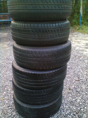 จัดไปเลยอยากขายยางราคาใหม่ใส่รถตูัได้ถูกสุดๆ 215/60R16 มิชลิน ปี09  1ชุด 4เส้น และ ยาง 205/55R16 ปี11  2เส้น รวม 6 เส้น ขาย 1800 บาท