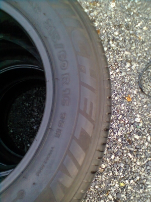 จัดไปเลยอยากขายยางราคาใหม่ใส่รถตูัได้ถูกสุดๆ 215/60R16 มิชลิน ปี09  1ชุด 4เส้น และ ยาง 205/55R16 ปี11  2เส้น รวม 6 เส้น ขาย 1800 บาท