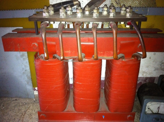 ขายหม้อแปลงช่วยสตาร์ทมอเตอร์ใหญ่200แรงครับ