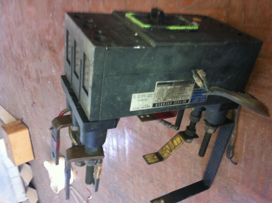 ขายเบรคเกอร์150Aครับ