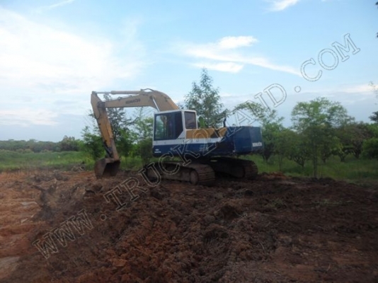 รถแบคโฮ ยี่ห้อ KOMATSU PC200-5