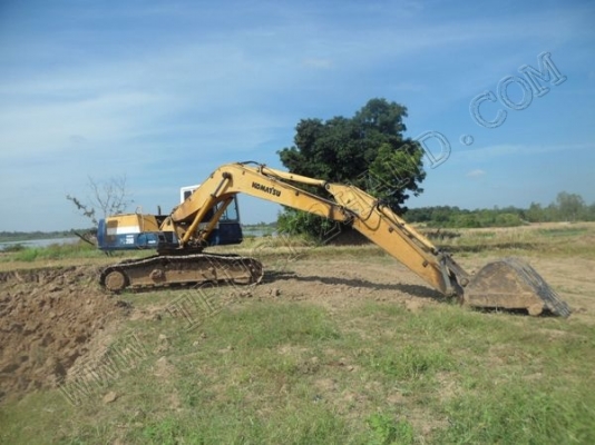 รถแบคโฮ ยี่ห้อ KOMATSU PC200-5