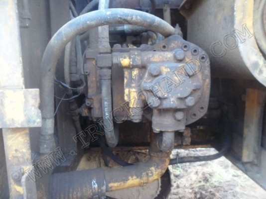 รถแบคโฮ ยี่ห้อ KOMATSU PC200-5