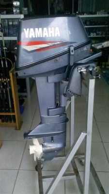 ขาย ยามาฮ่า 8 แรง หางสั้น 17นิ้ว สภาพงามๆตามรูป ราคา 25000 บาท
