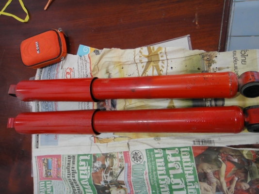 โช๊คหลังแก๊สกึ่งน้ำมัน