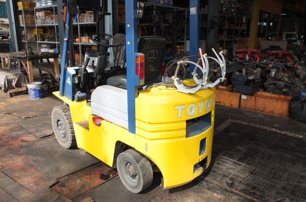 รถฟอร์คลิฟต์ โตโยต้า 1.8ตัน รุ่น 5 สูง 3ม. บินซินและLPG 2ระบบ