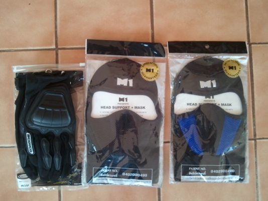 ธารนนทบุรี//ขายถุงมือ+หน้ากาก ราคา1,000บาท (พร้อมส่งค่ะ)