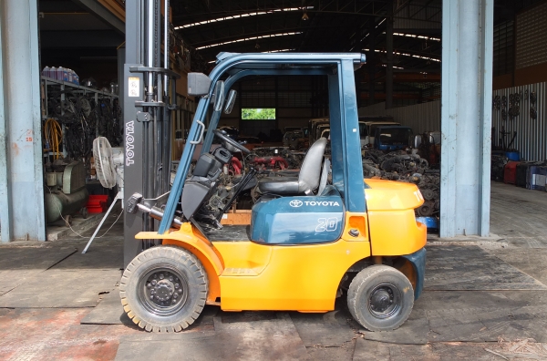 รถฟอร์คลิฟต์ โตโยต้า 2ตัน รุ่น 7 สูง 3ม. ดีเซล