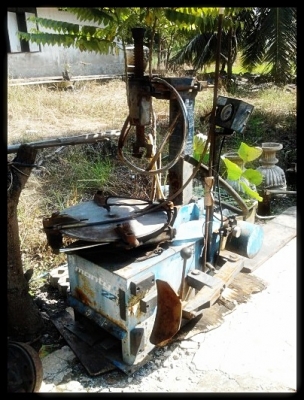 $$$$$$$$ขายเครื่องถอดยางHOFMANN๓๓๓๓๓๓๓๓