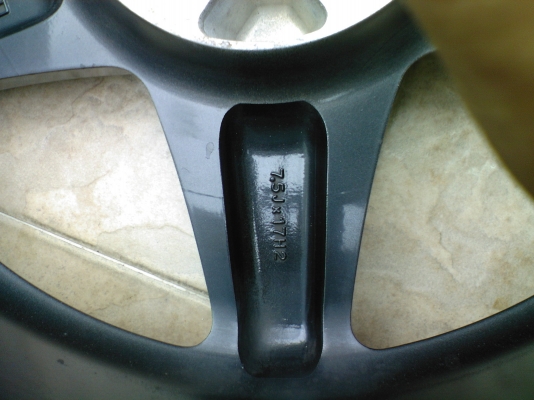 ขายแม็ก audi 17*7.5 off 38 พร้อมยาง ขายแม็ก audi 17*7.5 off 38 พร้อมยาง