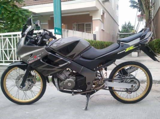 ขาย CBR150 แต่งซิ่งๆ ราคาไม่แพง 30000บาท เข้ามาดูกันก่อน -