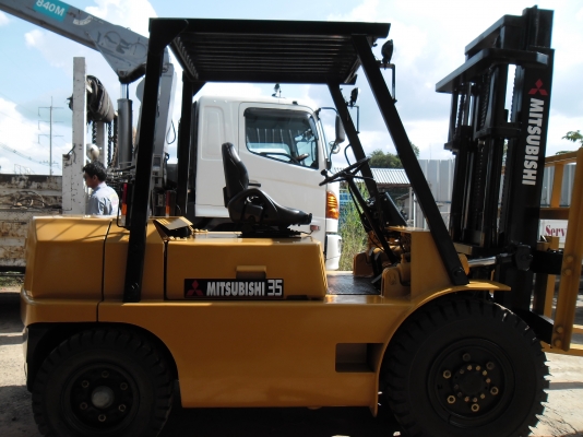 ขายด่วนรถยก MITSUBISHI  FD35 เครื่องยนต์ดีเซล S6E เกียร์ออโต้ เสาสูง 3 เมตร ยางใหม่ 4 เส้น