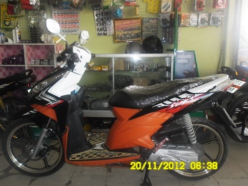 click.i ล้อแม็กเครื่องดีสีสวยรถเดิมๆ