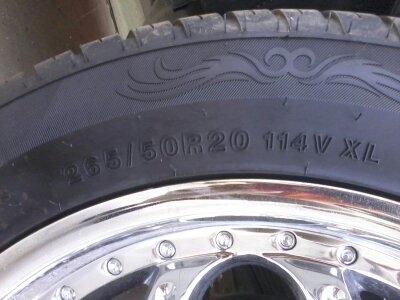 ขายแม็ก20พร้อมยาง265/50/20 ADERENZA ADZA99   1  ชุด