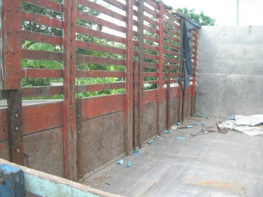 ราคาเท่าไรว่าไปคับ***ขายด่วนๆๆ ถูกๆๆ กระบะไม้คอกสูงพื้นสแตนเลสตามสภาพ***