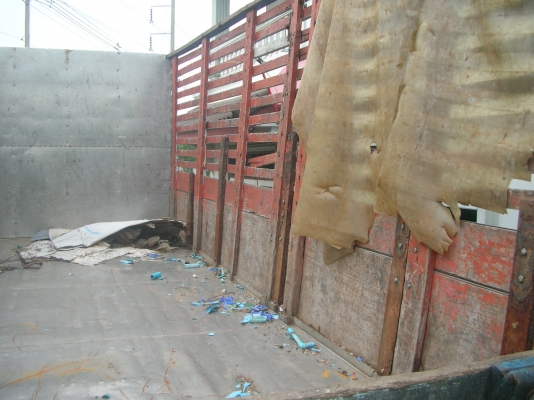 ราคาเท่าไรว่าไปคับ***ขายด่วนๆๆ ถูกๆๆ กระบะไม้คอกสูงพื้นสแตนเลสตามสภาพ***