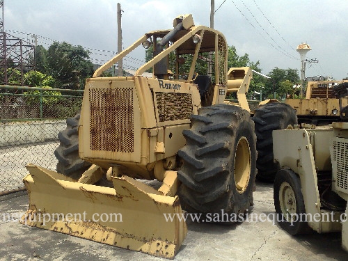 รถลากซุง บจก.สหสินอีควิปเม้นท์ โทร.081-5851880, 02-5168100-1 www.sahasinequipment.com