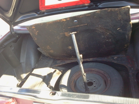 ขายBenz 230e  w 123  เครื่องเนียบ ภายในสวย อังกฤษแท้  มีซันรุฟ  ขายถุกคับ