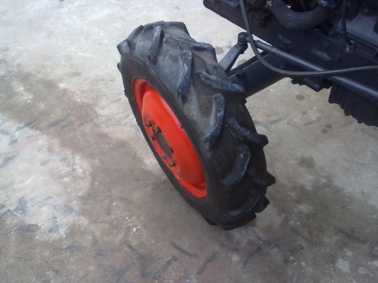 จัดมาแบบแพคคู่สองเพลาสองคันครับ คูโบต้าL2002DT-L2602DT สวย ถูก ดี