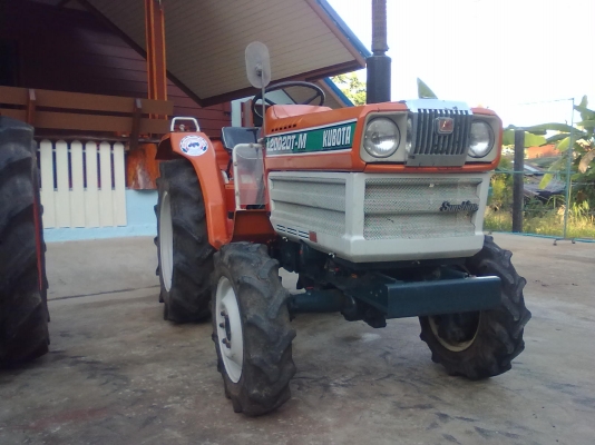 จัดมาแบบแพคคู่สองเพลาสองคันครับ คูโบต้าL2002DT-L2602DT สวย ถูก ดี