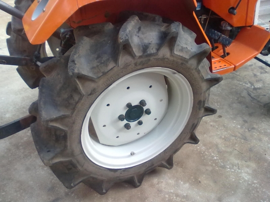 จัดมาแบบแพคคู่สองเพลาสองคันครับ คูโบต้าL2002DT-L2602DT สวย ถูก ดี