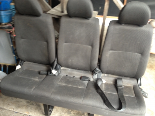ขายเบาะรถตู้เดิม คอมมิวเตอร์ ราคา5000 ด่วน มีชุดเดียว