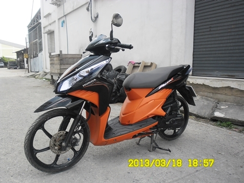 click.iปี53ล้อแม็กเครื่องแน่นๆสีสวยมากรถเดิมๆวิ่งน้อยพร้อมโอน