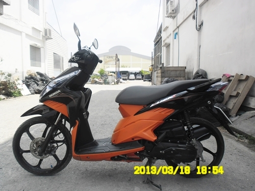 click.iปี53ล้อแม็กเครื่องแน่นๆสีสวยมากรถเดิมๆวิ่งน้อยพร้อมโอน