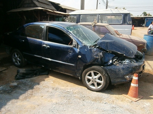 ขออนุญาติ ขายรถอุบัติเหตครับ 081-142-7881 ขออนุญาติ ขายรถอุบัติเหตครับ 081-142-7881