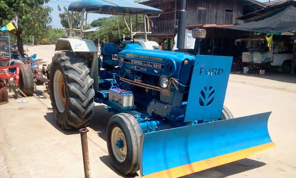 **ขายรถไถฟอร์ด6600เสื้อลายพร้อมใบดันและผานเจ็ดยี่ห้อไคเฮงหลีครับ**