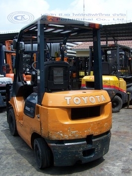ขายรถ โฟล์คลิฟท์ TOYOTA รุ่น 7-FG15 ขายรถ โฟล์คลิฟท์ TOYOTA รุ่น 7-FG15