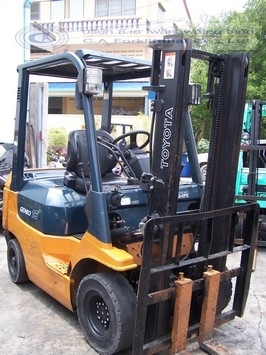 ขายรถ โฟล์คลิฟท์ TOYOTA รุ่น 7-FG15 ขายรถ โฟล์คลิฟท์ TOYOTA รุ่น 7-FG15